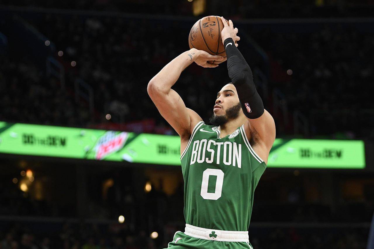 九游官网-清晨波士顿凯尔特人调整名单以备NBA常规赛；止住颓势环节打磨；球迷炸锅；身体对抗强度拉满的简单介绍